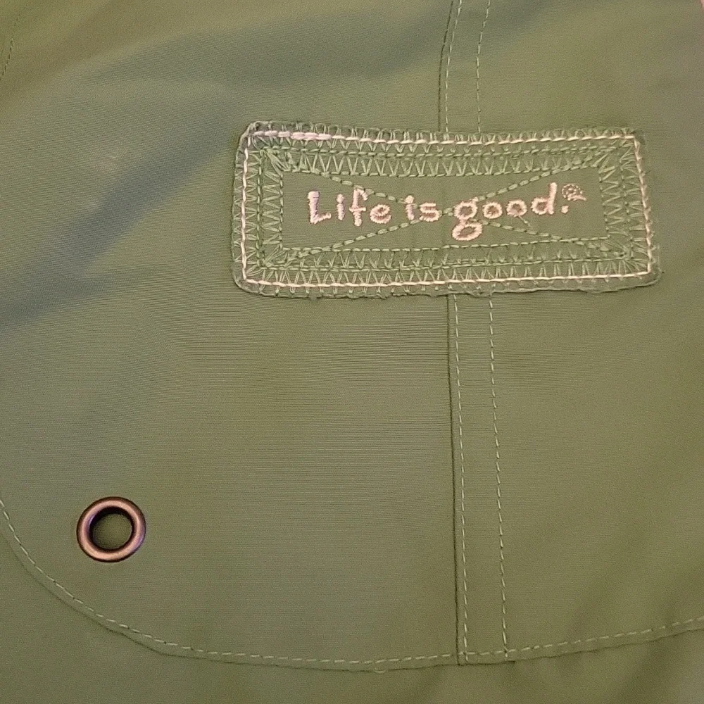 Women's Shorts By Life Is Good Ize Medium. - Picture 2 of 10